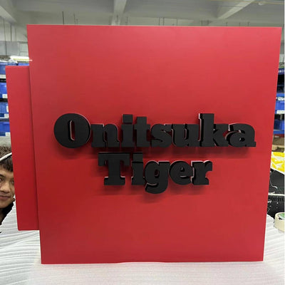 pylon sign vinyl with raised acrylic letter